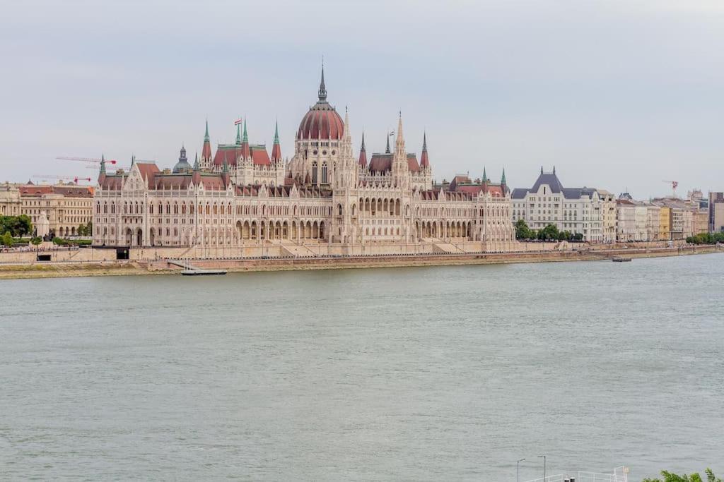 Best View * Budapesta